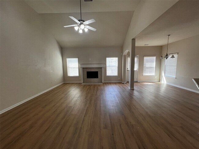 Building Photo - 10621 Sunflower Dr