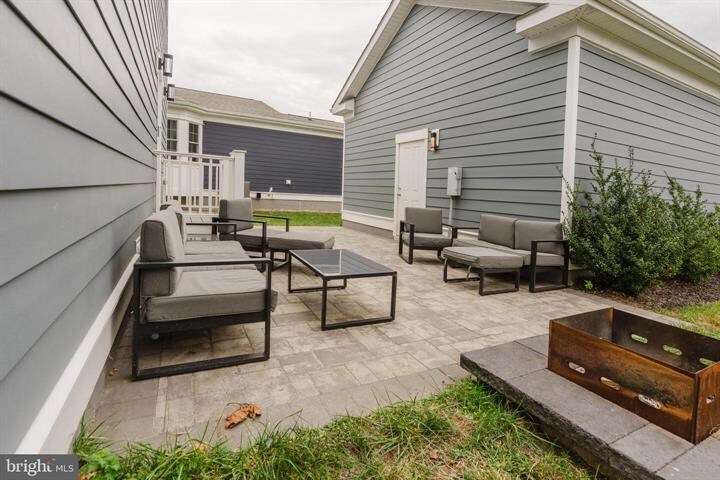 Building Photo - 1706 Torker St