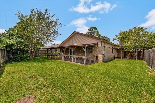 Building Photo - 20110 Misty Pines Dr