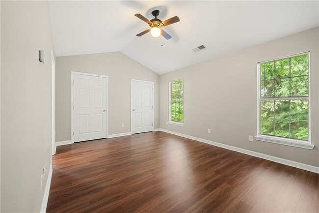 Building Photo - 2525 Walden Lake Dr