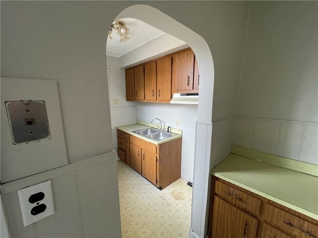 Building Photo - 15 Darlington Ave