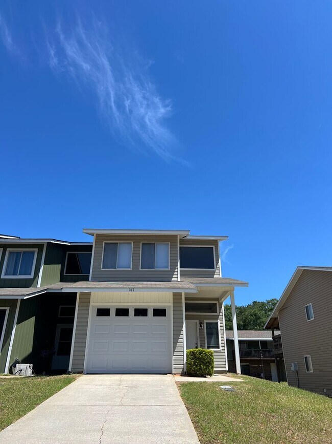 Building Photo - 147 Woodfield Pl