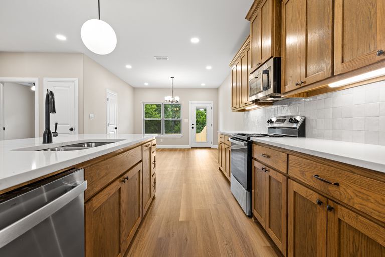 kitchen - 225 S Pine St