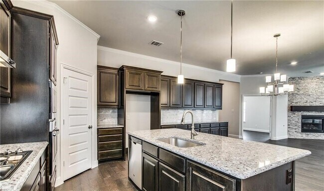 Building Photo - 4115 Lightcreek Ln