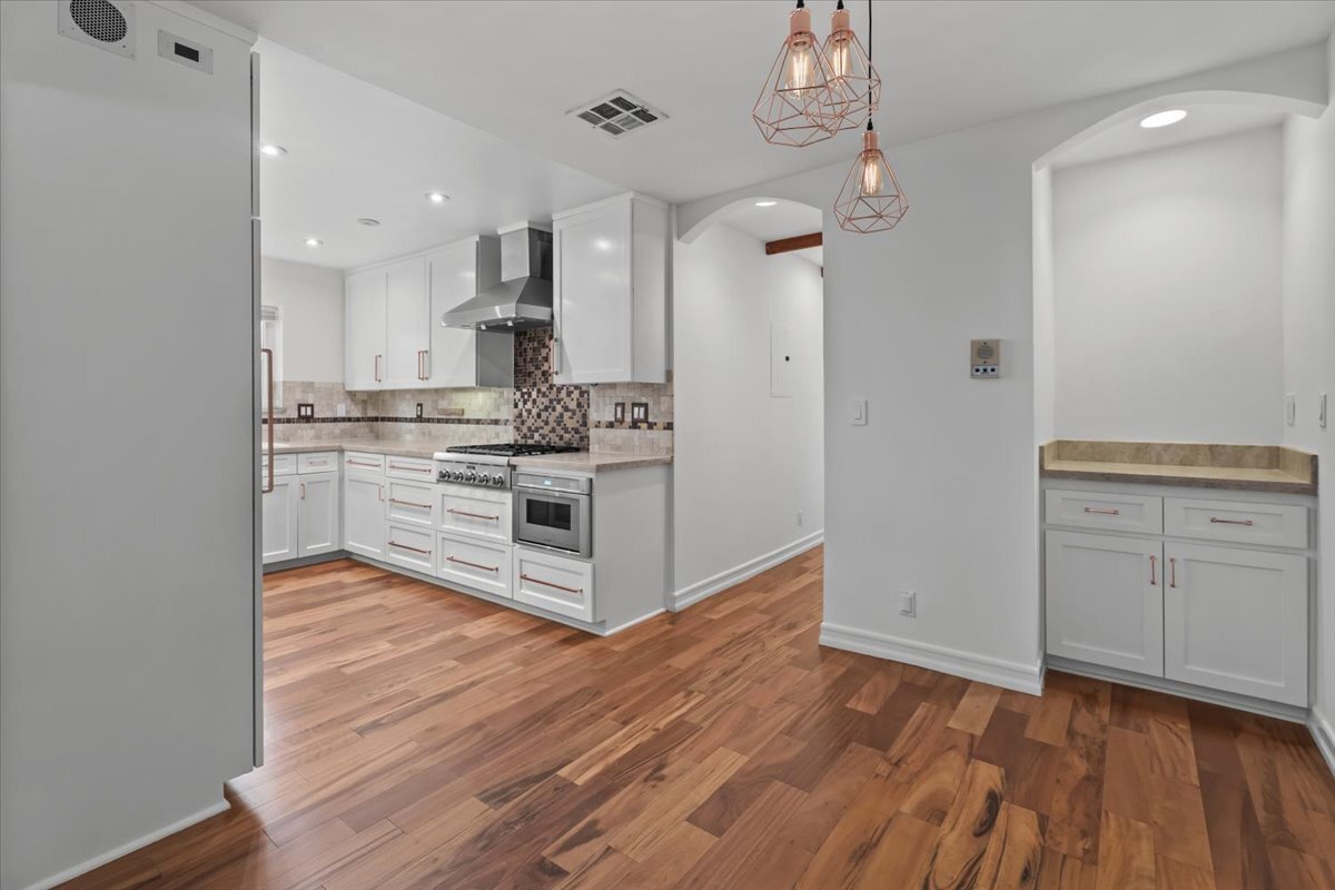 Building Photo - 2550 S Centinela Ave