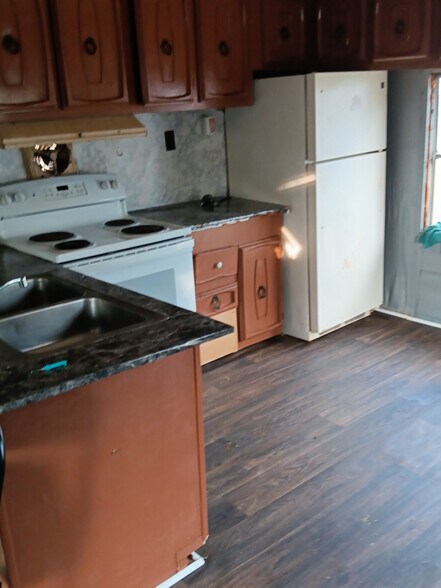 Building Photo - 100 Lunsford Cir