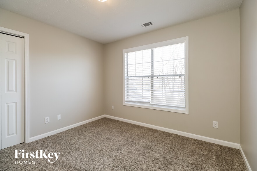 Building Photo - 107 Sweetbriar Walk