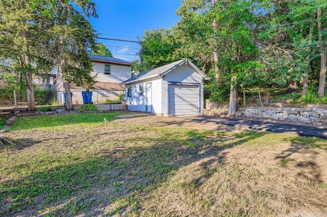 Building Photo - 1683 Minnehaha Ave E