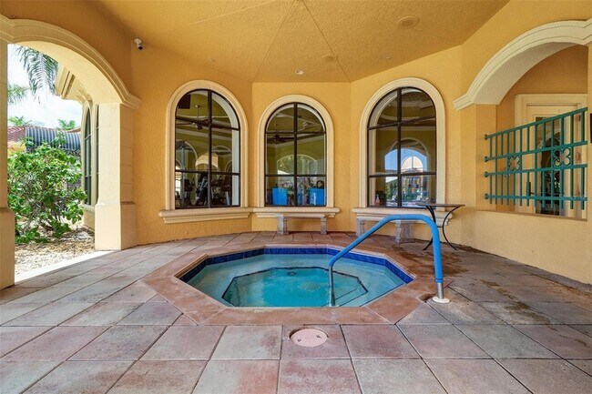 Building Photo - 2741 Via Cipriani