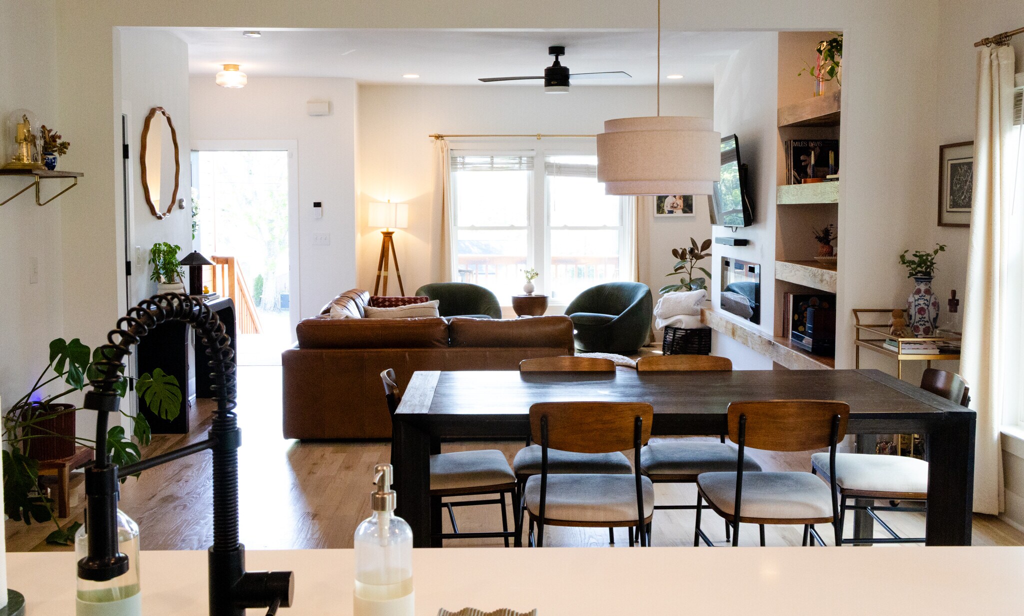 Building Photo - 3051 Hillside Rd