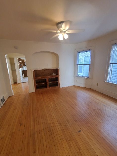 Primary Photo - 2140 W Michigan St