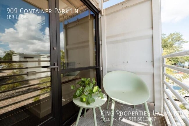 Building Photo - 909 Container Park Ln