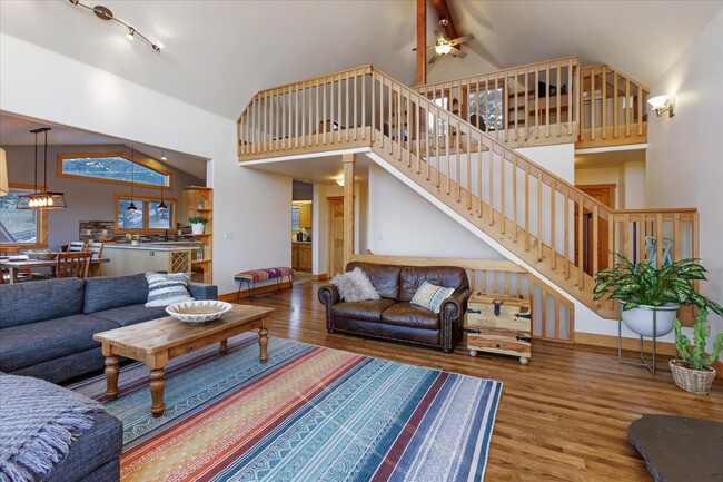 Building Photo - Incredible 5 BD/5 BA Mountain Home in the ...