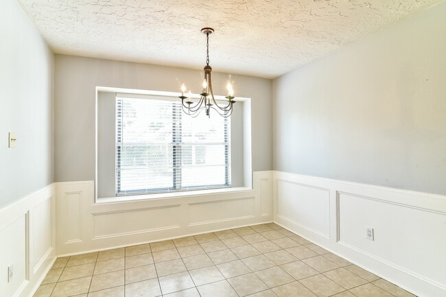 Building Photo - 11715 Parkriver Dr