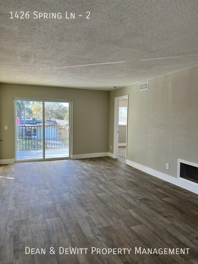 Building Photo - 1426 Spring Ln