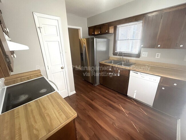 Building Photo - 1410 Kent Rd