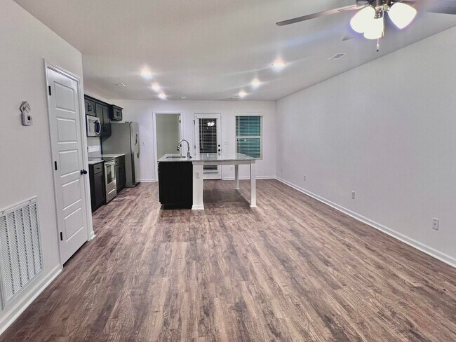 Building Photo - 1100 Pawpaw Pl