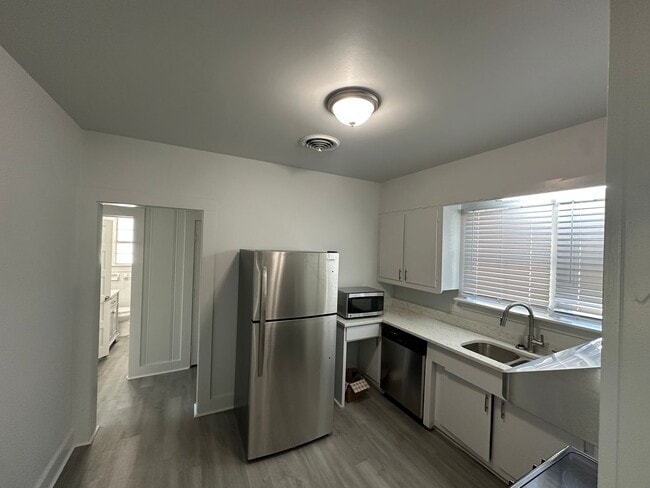 Building Photo - Luxury in Lockport-Newly Remodelled 4 Bedroom 2 Bath