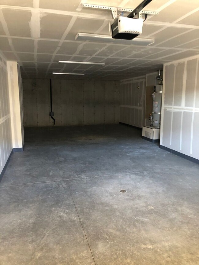 Building Photo - 505 Logan Jacob Ln