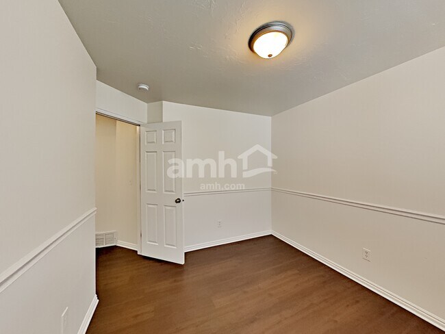 Building Photo - 1893 N 2475 W