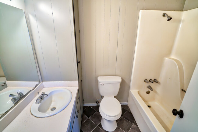 FULL BATH/SHOWER - 134 Skyland Dr