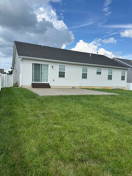 Building Photo - 428 Ramblewood Way