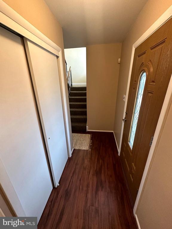 Building Photo - 6300 Bentham Ct