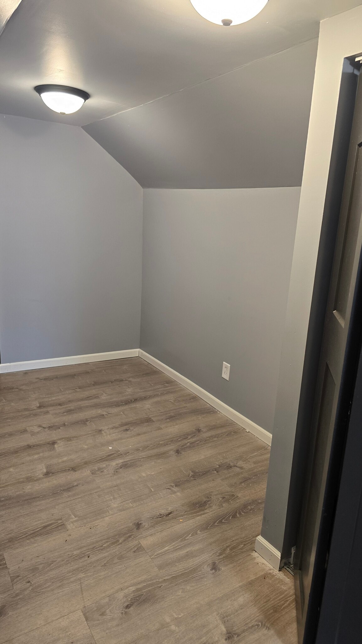 Building Photo - 1550 Richard Gordon Hatcher Blvd