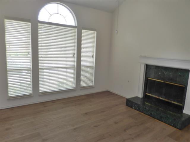 Building Photo - 1714 Lantana Dr