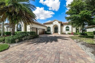 Building Photo - 6851 Lakewood Isle Dr
