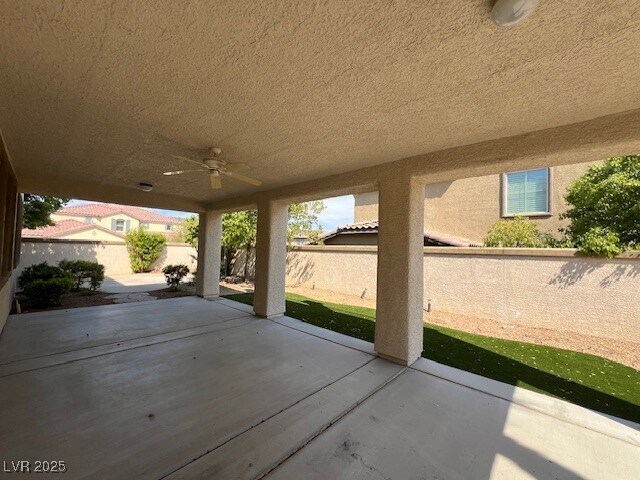 Building Photo - 18 Blue Valley Dr