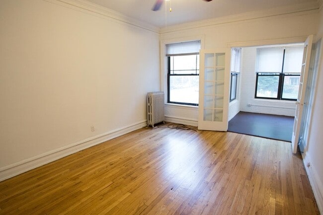 Floorplan - 5300-5308 S. Greenwood Avenue