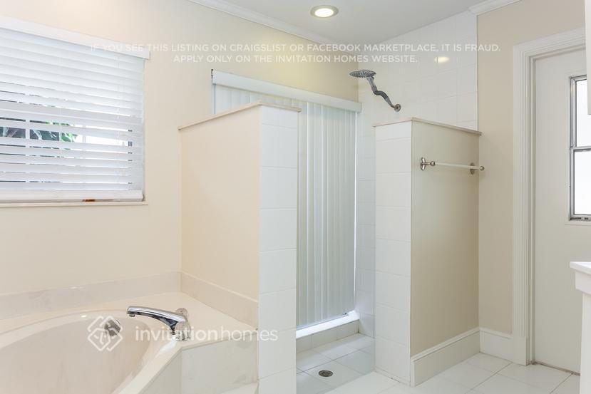 Building Photo - 12912 Buckland St