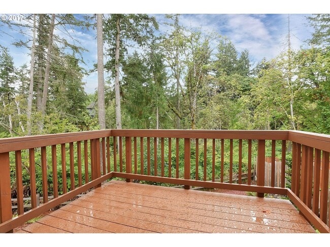 Building Photo - Bright and Open Floor Plan with Fireplace, Attached Garage & Vaulted Ceilings