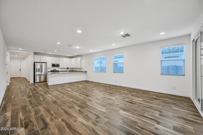Building Photo - 7574 W Jackrabbit Ln