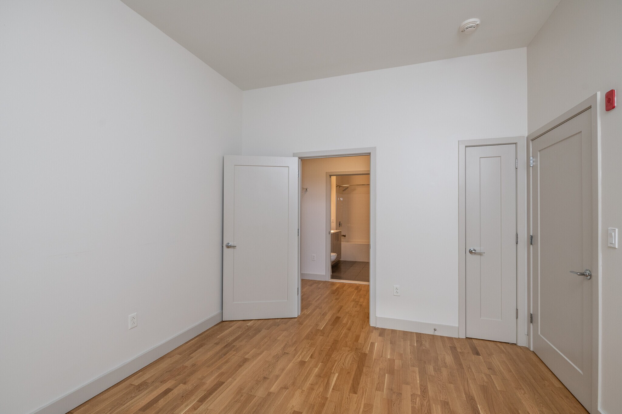 Building Photo - 320 D St