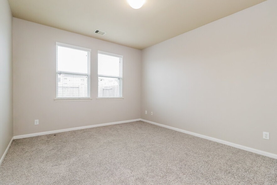 Building Photo - 13007 Echo Landing Dr