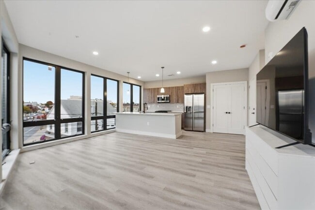 Building Photo - 3516 John F. Kennedy Blvd