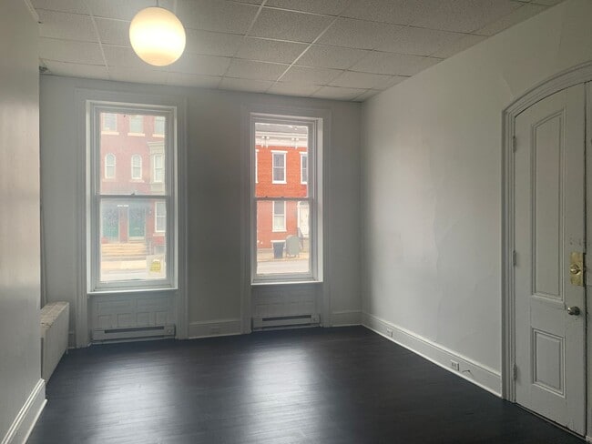 Building Photo - Studio/Efficiency Apartment, 1st Floor-York City