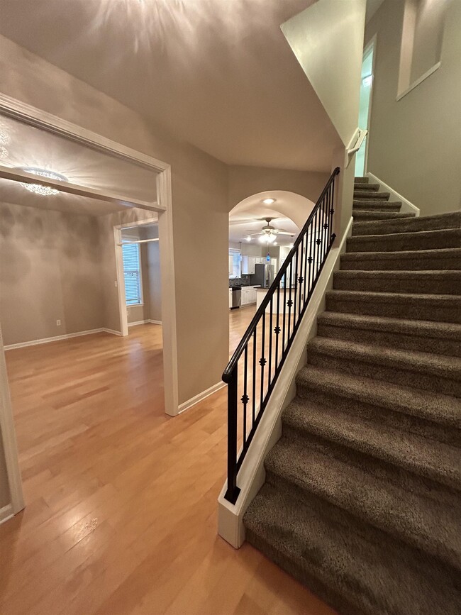 Building Photo - 1390 Island Town Dr