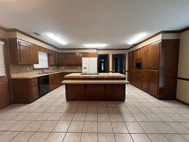 Building Photo - 3 Bedroom, 3 Bath Home in Dearing