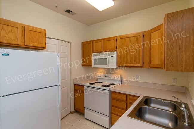 Building Photo - 1 Bedroom Apartment in Rockbridge! Parking...