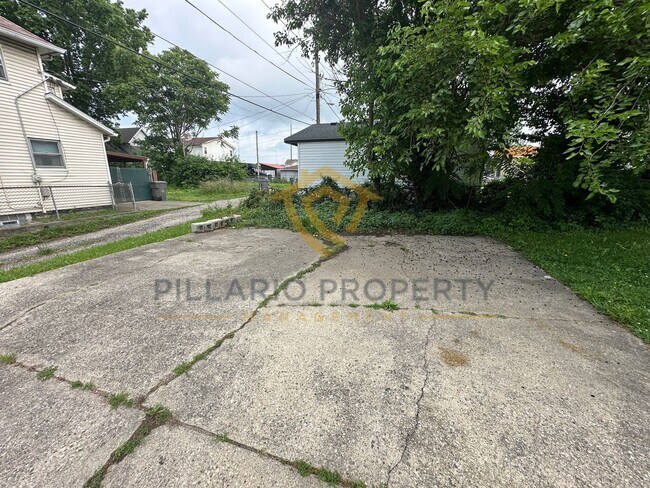 Building Photo - 2704-2704 Highland Pl