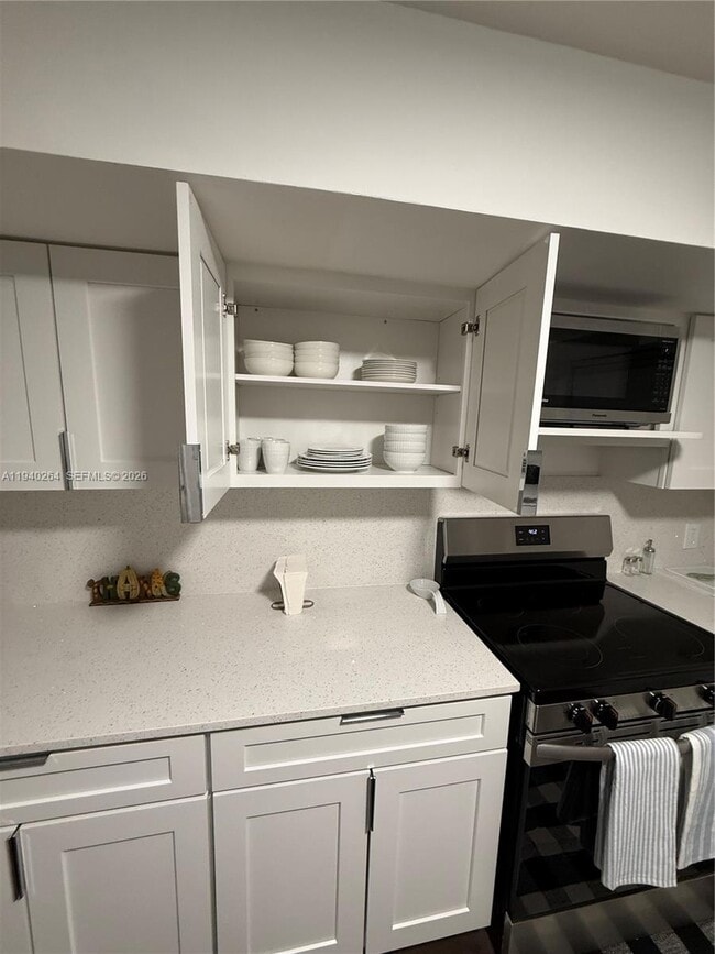 Building Photo - 2036 NE 21st Ave