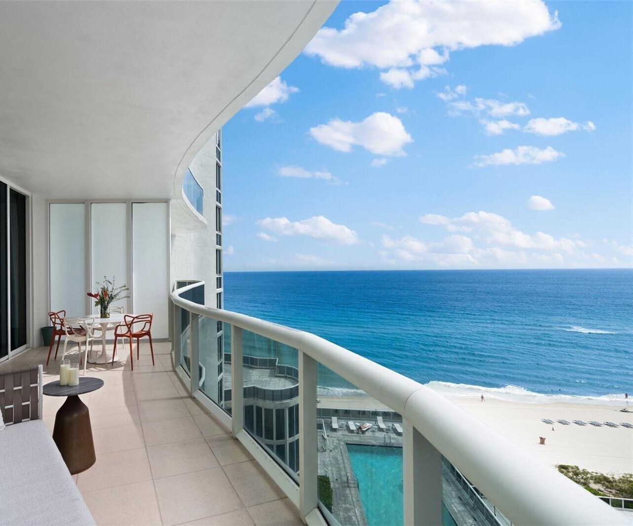 Building Photo - 16001 Collins Ave