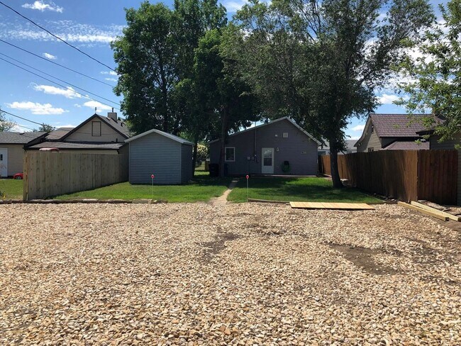 Building Photo - Cute House for Rent in quiet neighborhood