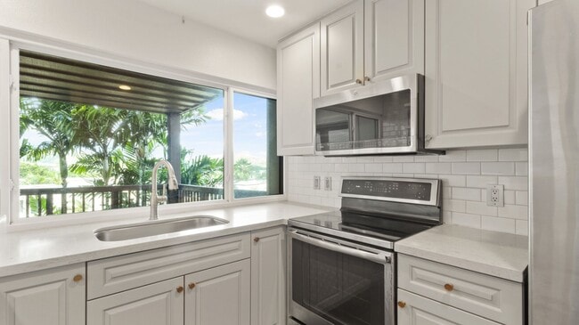 Building Photo - Beautiful 2-Bedroom Townhouse in Kaneohe –...