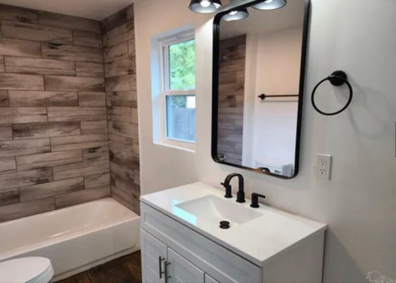 Building Photo - 213 Wilson Ave