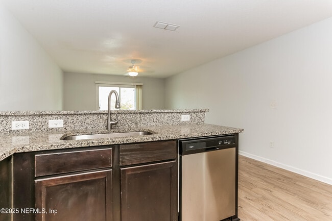 Building Photo - 557 Eiseman Wy