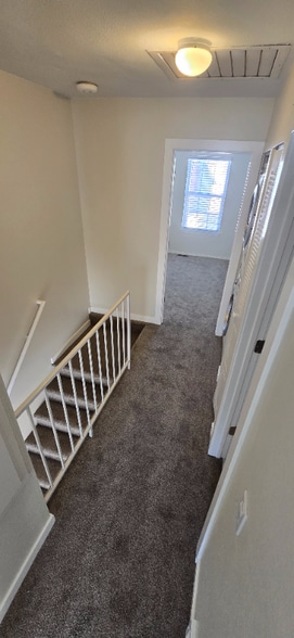 Building Photo - 9824 W Cornell Pl